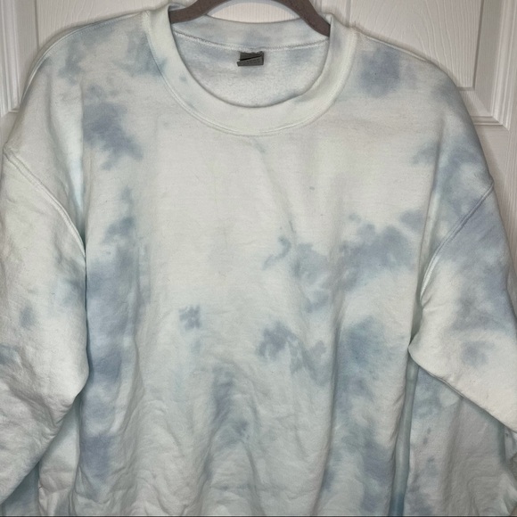 Tie Dye Hand Dyed Sky Blue & White Sweatshirt - Picture 2 of 5